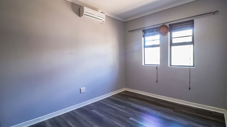 3 Bedroom Property for Sale in Woodland Hills Free State